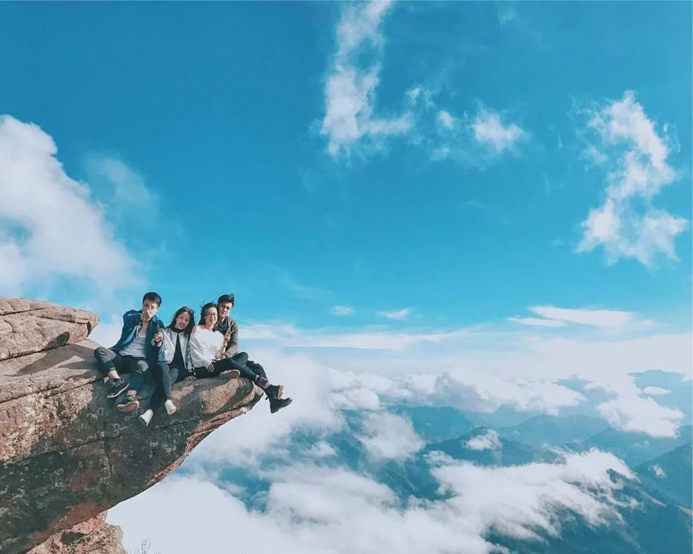 Núi Bà Đen là địa điểm lý tưởng để săn mây